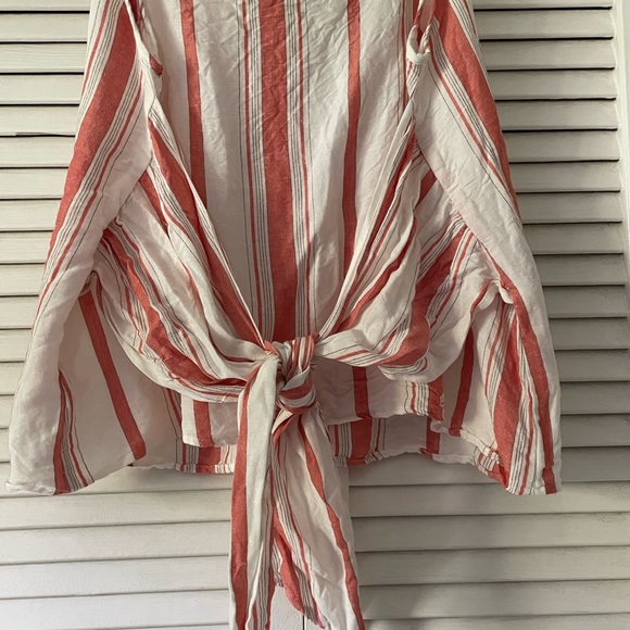 Express -  Light summery top with back tie - Picture 2 of 5